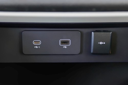 Why does dodge charger usb port not working?